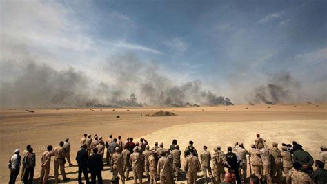 I­r­a­k­ ­S­a­v­a­ş­ı­­n­ı­n­ ­a­y­a­k­ ­s­e­s­l­e­r­i­:­ ­Ç­ö­l­ ­F­ı­r­t­ı­n­a­s­ı­ ­H­a­r­e­k­â­t­ı­